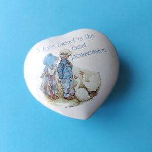 Vintage | 💙🤍  trinket box | Holly Hobbie A true friend is the best possession